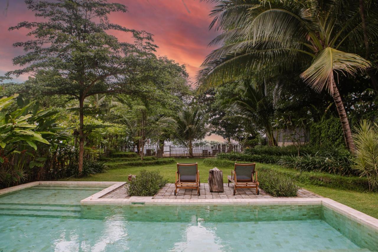 Beach Villas Lombok Tanjung  Exterior photo
